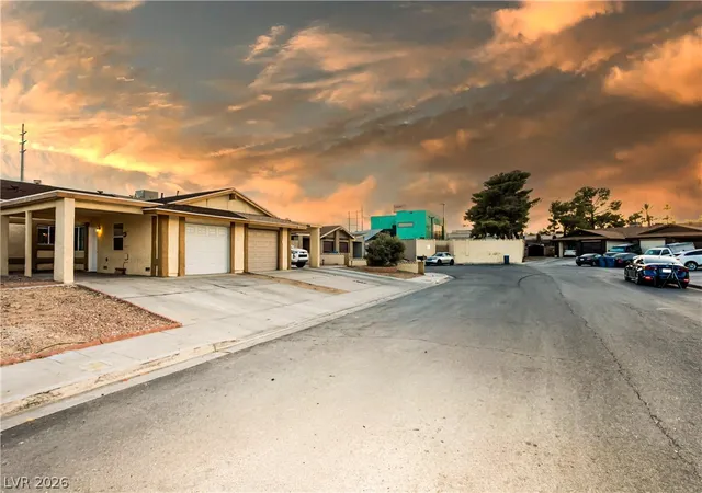 3rd image of 4711 Via Torino, Las Vegas, NV 89103 | MLS# 2783411