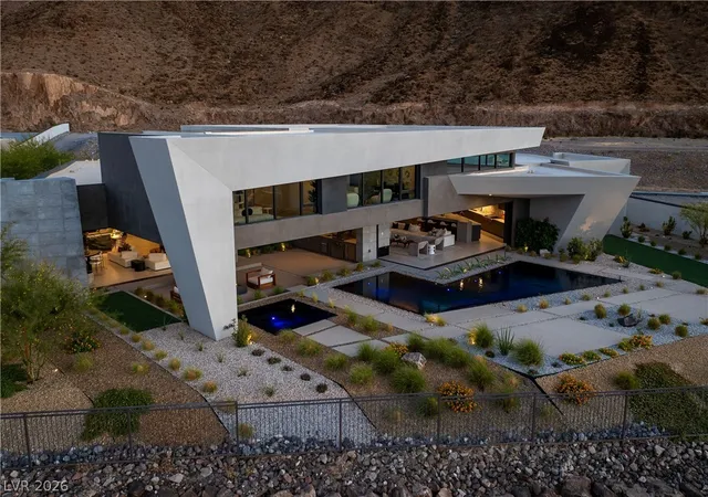 2nd image of 8 Chisel Crest Ct, Henderson, NV 89012 | MLS# 2784019