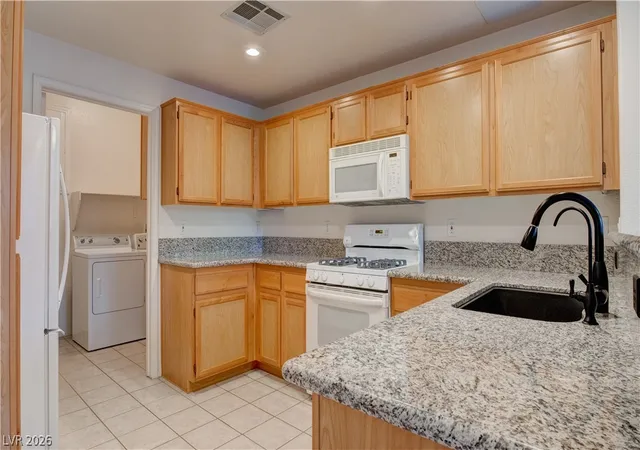 Listing Photo 5 - Condo for sale in building located at 10180 Delray Bch Ave, Las Vegas, NV 89129 - Unit #102