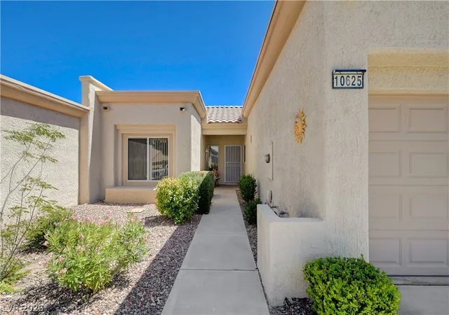2nd image of 10625 Mission Lakes Ave, Las Vegas, NV 89134 | MLS# 2784378