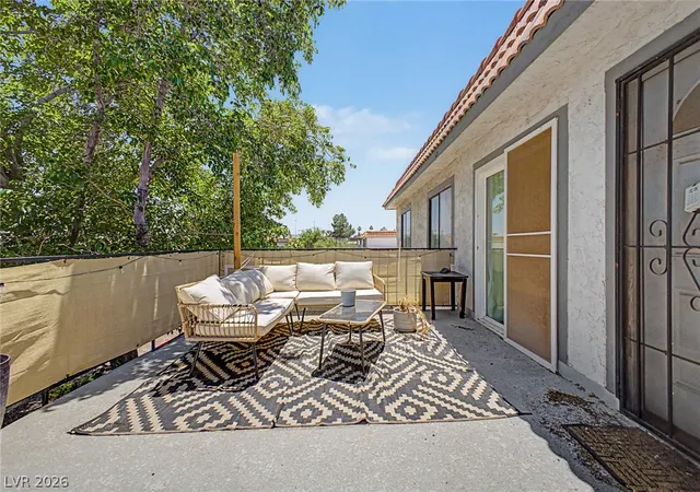 Listing Photo 4 - Condo for sale in building located at 929 Willow Tree Dr, Las Vegas, NV 89128 - Unit #D