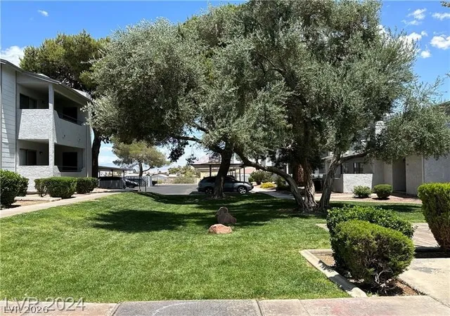 Homes for sale in Henderson, NV | 1629 Justin Court, Henderson, NV 89011 | Houzeo
