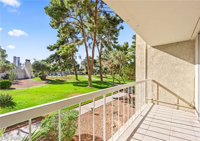 3rd image of 750 S Royal Crest Cir, Las Vegas, NV 89169