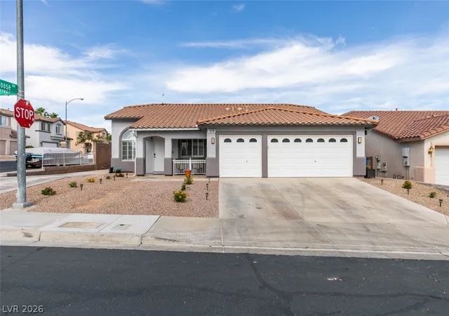 Photo 1 of Sale Pending at 1019 Silver Retreat Ct, Henderson, NV 89002 | MLS# 2785602 | Listing updated on 2026-07-24