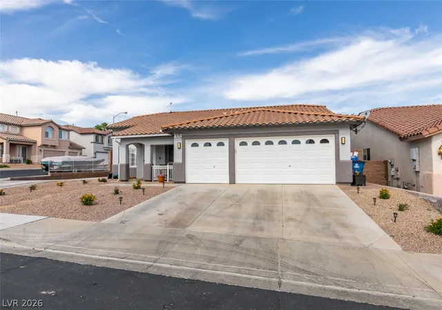 Photo 2 of Sale Pending at 1019 Silver Retreat Ct, Henderson, NV 89002 | MLS# 2785602 | Listing updated on 2026-07-24