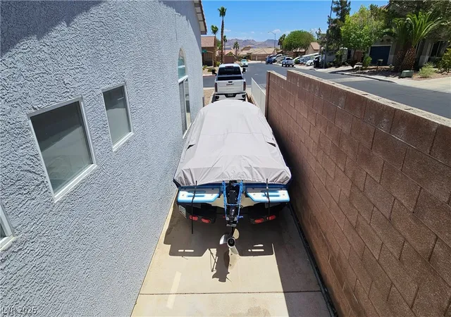 Photo 3 of Sale Pending at 1019 Silver Retreat Ct, Henderson, NV 89002 | MLS# 2785602 | Listing updated on 2026-07-24