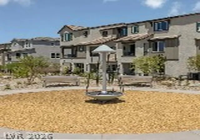 Photo 4 of Sale Pending at 963 Harlston Pl, Henderson, NV 89014 | MLS# 2785890 | Listing updated on 2026-06-16