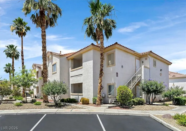 Homes for sale in Henderson, NV | 855 N Stephanie St, Henderson, NV 89014