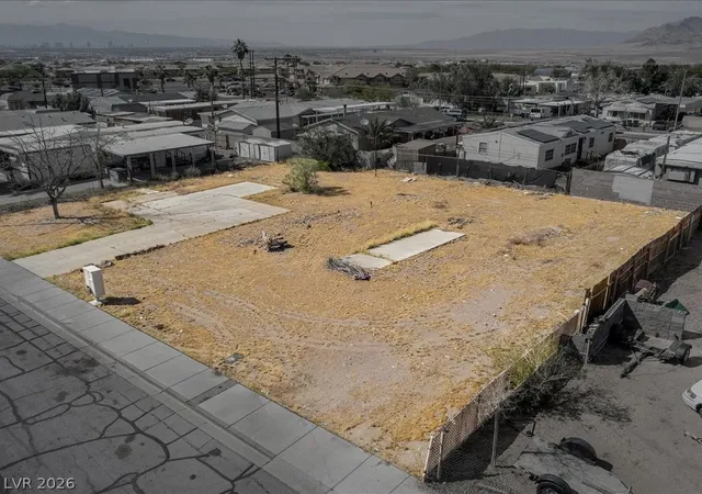 1st image of 215 Shoshone Ln, Henderson, NV 89015 | MLS# 2783923