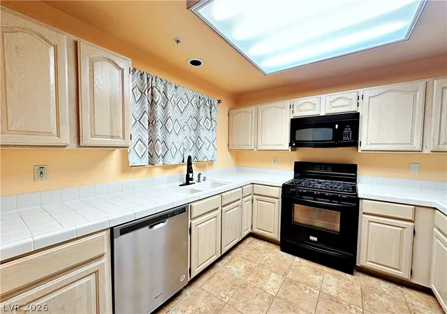 Listing Photo 5 - Condo for sale in building located at 2851 S Vly Vw Blvd, Las Vegas, NV 89102 - Unit #1071