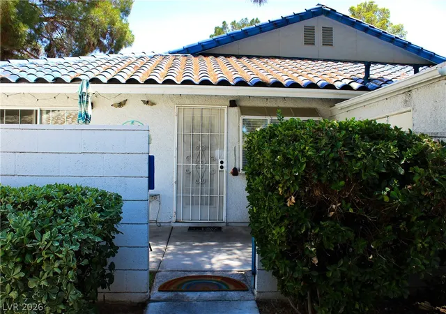 Photo 3 of Townhouse for sale at 2121 Twickenham Pl #B, Las Vegas, NV 89108 | MLS# 2786456 | Listing updated on 2026-08-01