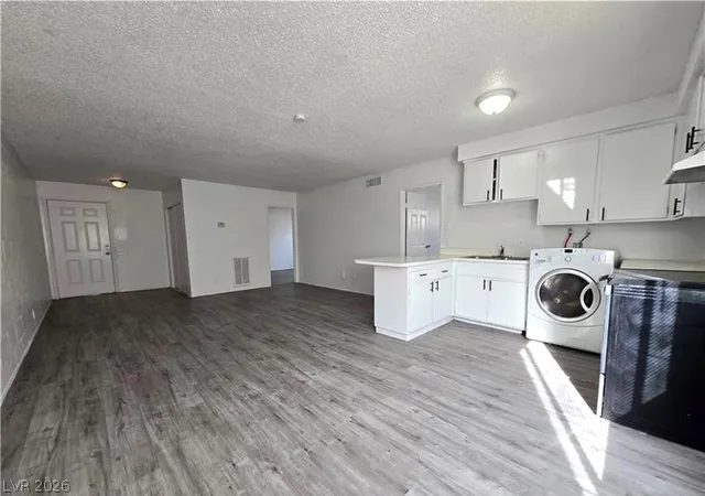 Listing Photo 5 - Condo for sale in building located at 2937 Stewart Ave, Las Vegas, NV 89101
