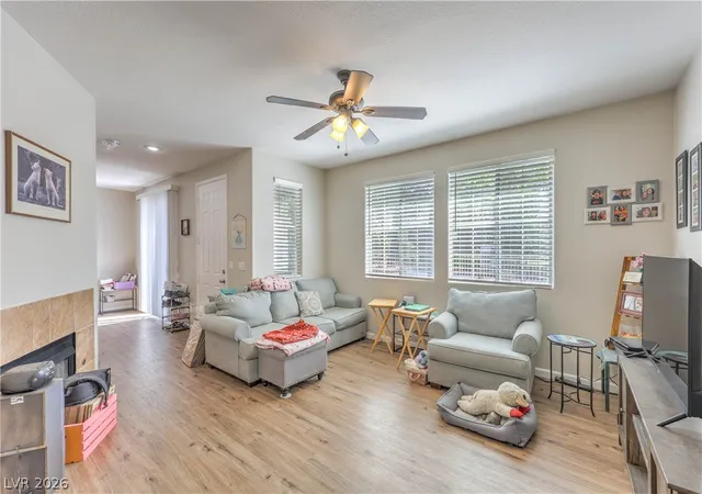 Listing Photo 5 - Condo for sale in building located at 10200 Deerfield Bch Ave, Las Vegas, NV 89129 - Unit #102