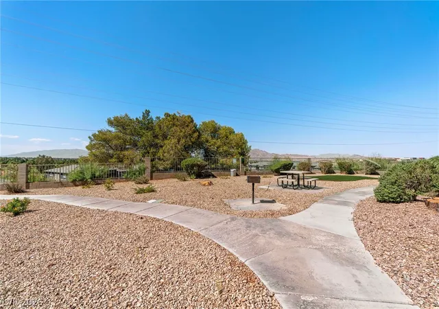 Homes for sale in Henderson, NV | 2120 Ramrod Avenue, Henderson, NV 89014 | Houzeo