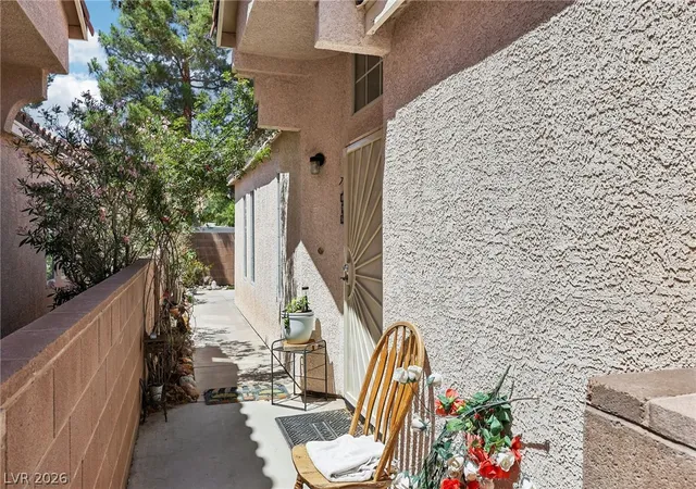 Homes for sale in Las Vegas, NV | 5804 Chisolm Trl, Las Vegas, NV 89118 | MLS# 2787133