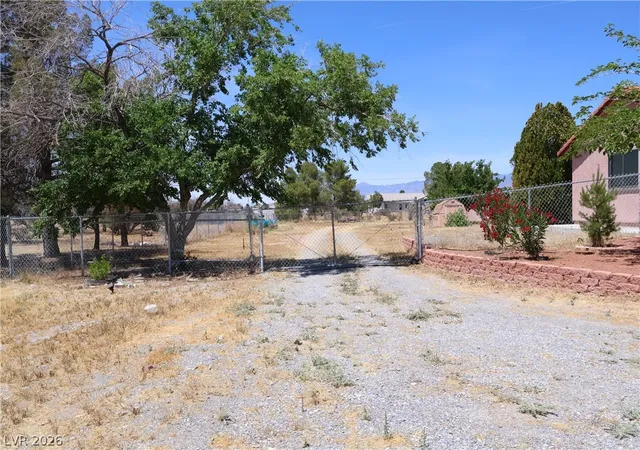 Homes for sale in Pahrump, NV | 1220 Gamebird Rd, Pahrump, NV 89048 | MLS# 2785046