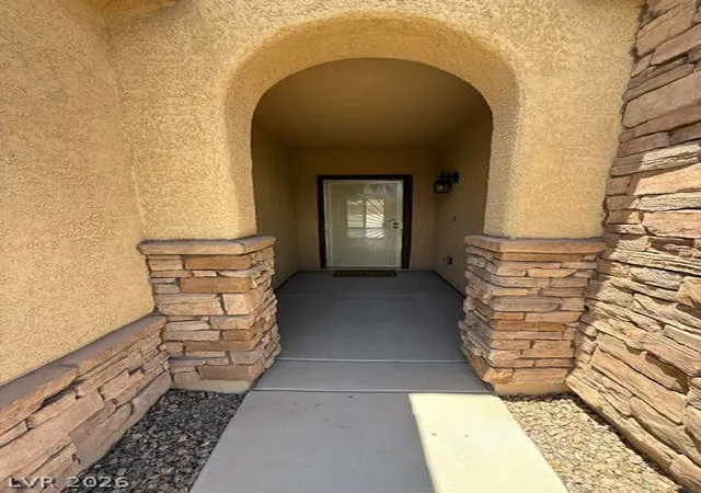 Photo 3 of Sale Pending at 921 Aspen Cliff Dr, Henderson, NV 89011 | MLS# 2787184 | Listing updated on 2026-07-26