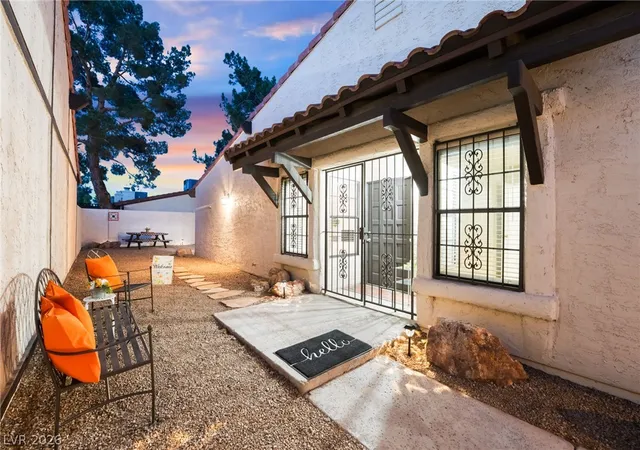 4th image of 4214 Whippoorwill Cir, Las Vegas, NV 89121 | MLS# 2787361
