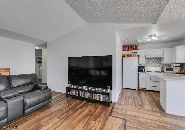 Photo 3 of Sale Pending at 2294 Ray Kanel Dr, Las Vegas, NV 89156 | MLS# 2787497 | Listing updated on 2026-08-02