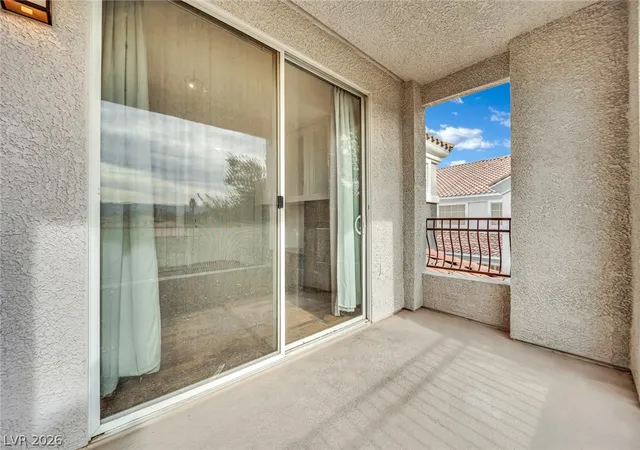 Homes for sale in Henderson, NV | 2325 Windmill Parkway, Henderson, NV 89074 | Houzeo