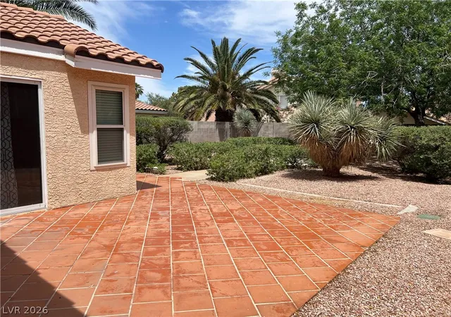Homes for sale in Henderson, NV | 2462 Avenida Sol, Henderson, NV 89074 | MLS# 2787774