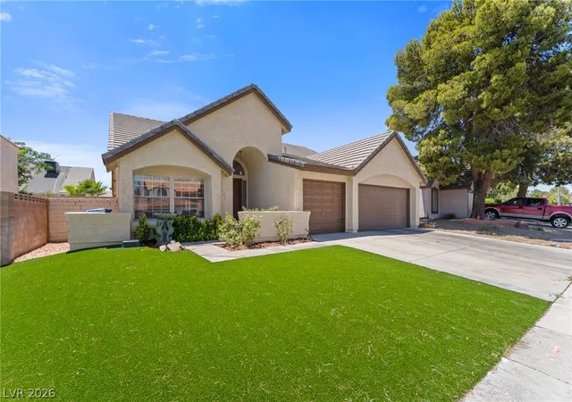 Homes for sale in Henderson, NV | 1735 Navarre Ln, Henderson, NV 89014 | MLS# 2787888