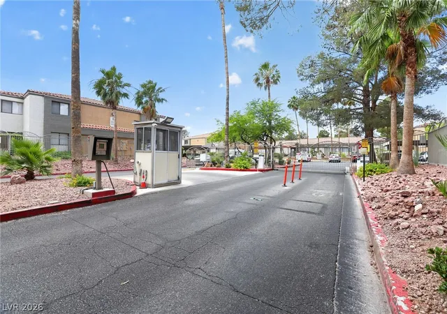 Homes for sale in Las Vegas, NV | 3151 Soaring Gulls Drive, Las Vegas, NV 89128 | Houzeo