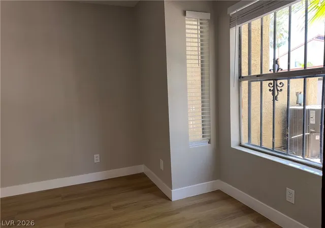 Listing Photo 4 - Condo for sale in building located at 3602 Gaylord Dr, Las Vegas, NV 89103 - Unit #158