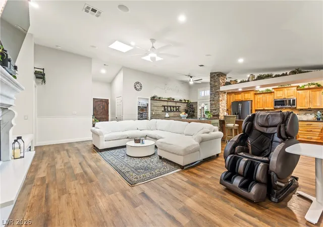 Photo 4 of Sale Pending at 207 S White Cloud Cir, Henderson, NV 89074 | MLS# 2789303 | Listing updated on 2026-08-04