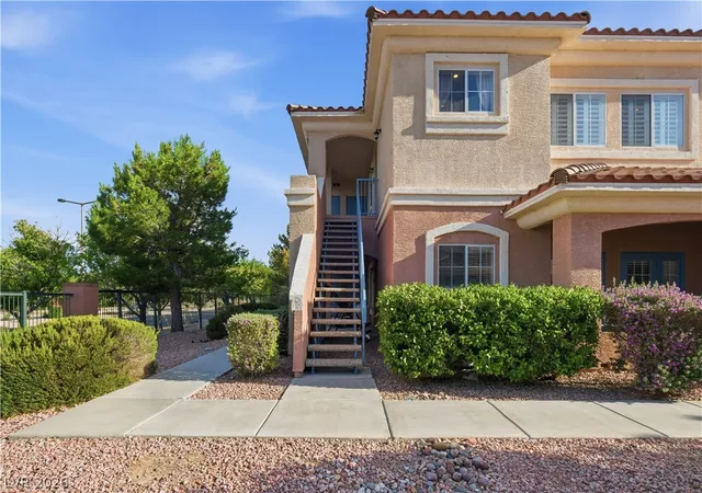 2nd image of 424 Pine Hvn St, Las Vegas, NV 89144