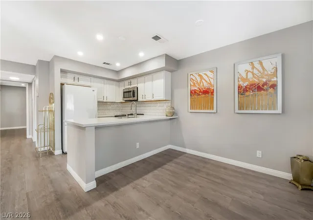 5th image of 4425 Woodpine Dr #106, Las Vegas, NV 89119 | MLS# 2789235