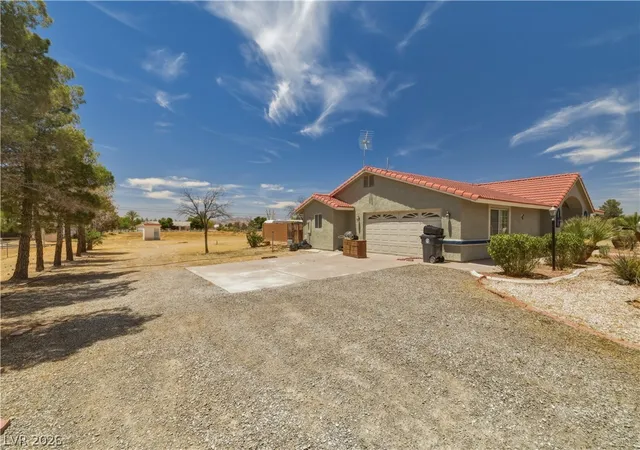 Photo 3 of Single family home for sale at 1460 Red Rock Dr, Pahrump, NV 89048 | MLS# 2789574 | Listing updated on 2026-08-02