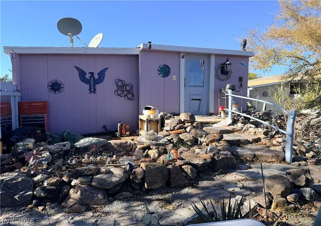 Homes for sale in Pahrump, NV | 1081 S Comstock Cir, Pahrump, NV 89048 | MLS# 2789737