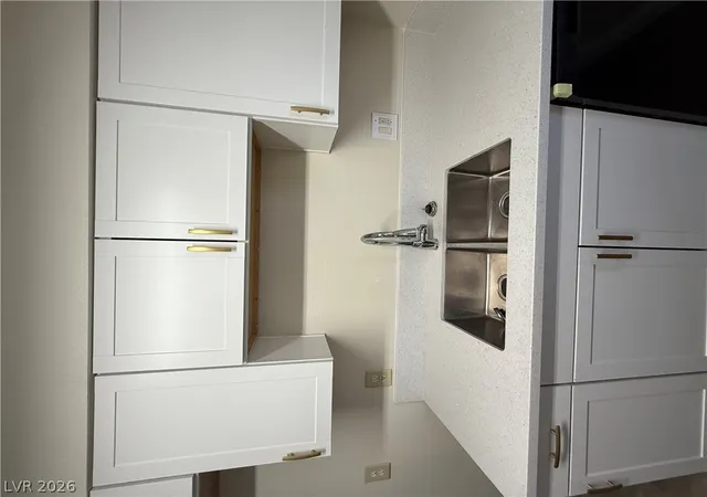 Listing Photo 5 - Condo for sale in building located at 9675 Skye Cliff Ave, Las Vegas, NV 89108 - Unit #1038