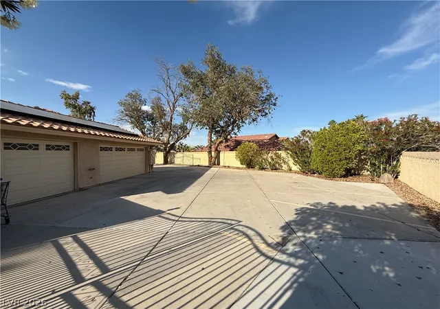 Photo 3 of Sale Pending at 2975 Montessouri St, Las Vegas, NV 89117 | MLS# 2789959 | Listing updated on 2026-08-05