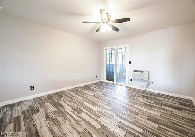 Listing Photo 4 - Condo for sale in building located at 5326 Swenson St, Las Vegas, NV 89119 - Unit #61