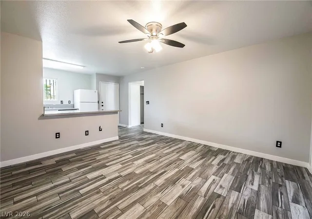 Listing Photo 5 - Condo for sale in building located at 5326 Swenson St, Las Vegas, NV 89119 - Unit #61