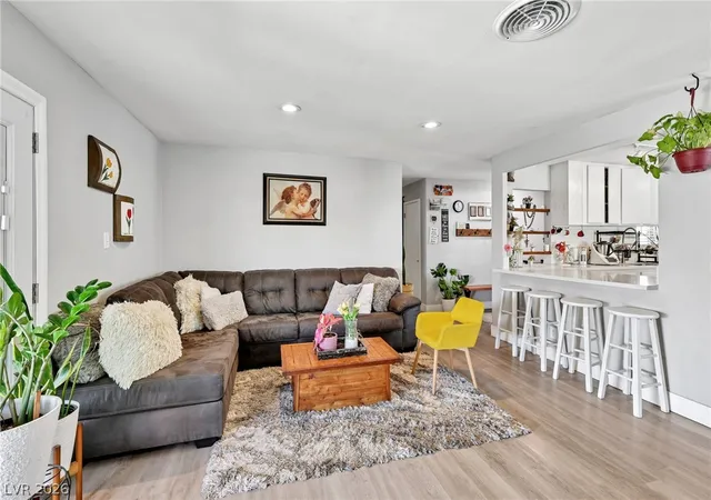 Photo 4 of Single family home for sale at 1528 Saylor Way, Las Vegas, NV 89108 | MLS# 2789929 | Listing updated on 2026-07-16