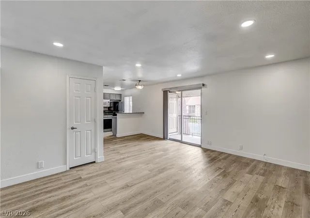 Listing Photo 4 - Condo for sale in building located at 5404 River Gln Dr, Las Vegas, NV 89103 - Unit #362