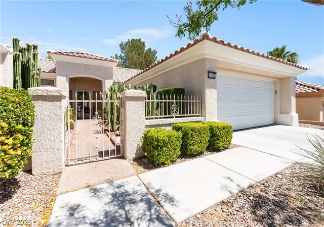 Photo 4 of Townhouse for sale at 10452 Frostburg Ln, Las Vegas, NV 89134 | MLS# 2790635 | Listing updated on 2026-09-24