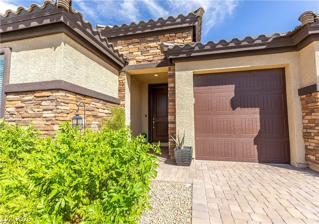 Photo 3 of Single family home for sale at 6330 Montrose Park Ct, Las Vegas, NV 89149 | MLS# 2787380 | Listing updated on 2026-09-30