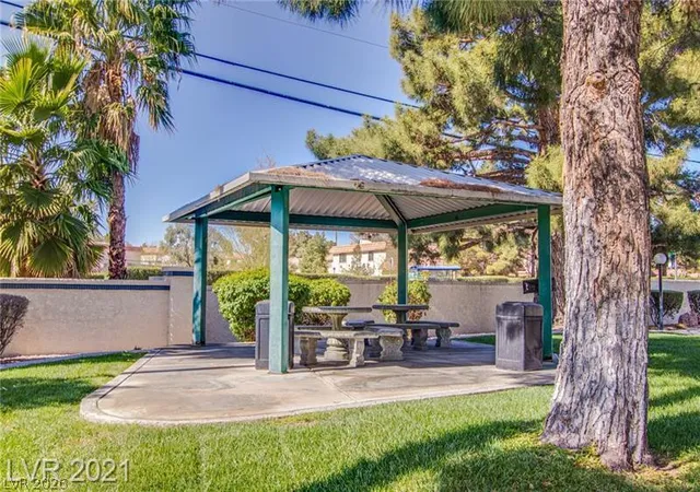 Homes for sale in Henderson, NV | 1969 Cutlass Drive, Henderson, NV 89014 | Houzeo