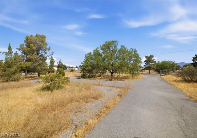 Photo 3 of Sale Pending at 1611 Vondell Dr, Pahrump, NV 89048 | MLS# 2791807 | Listing updated on 2026-07-17
