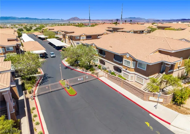 2nd image of 830 Carnegie St, Henderson, NV 89052