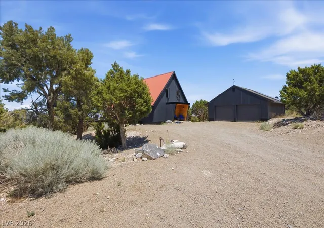 Photo 4 of Single family home for sale at 154 Oak Trl Cir, Las Vegas, NV 89124 | MLS# 2792431 | Listing updated on 2026-06-28