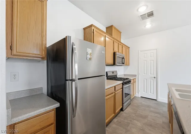 Listing Photo 5 - Condo for sale in building located at 1358 Crystal Hl Ln, Henderson, NV 89012 - Unit #3