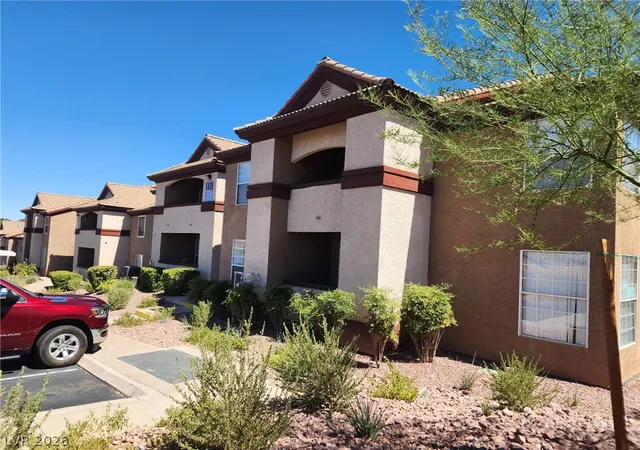 Photo 2 of Sale Pending at 231 W Horizon Ridge Pkwy #1127, Henderson, NV 89012 | MLS# 2793717 | Listing updated on 2026-08-04