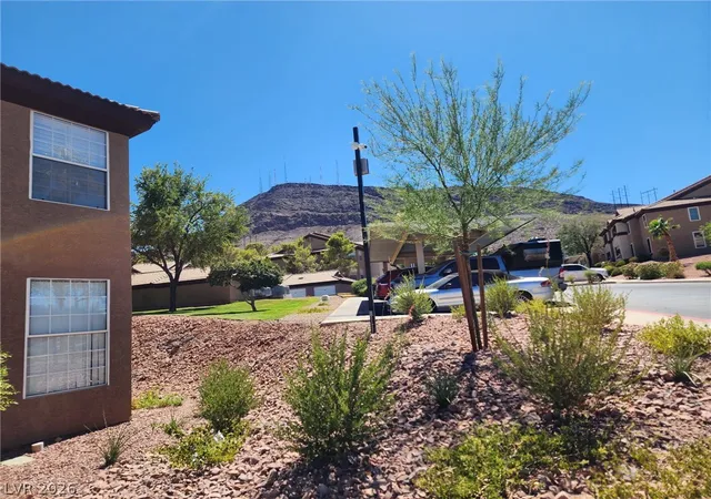 Homes for sale in Henderson, NV | 231 W Horizon Ridge Parkway, Henderson, NV 89012 | Houzeo