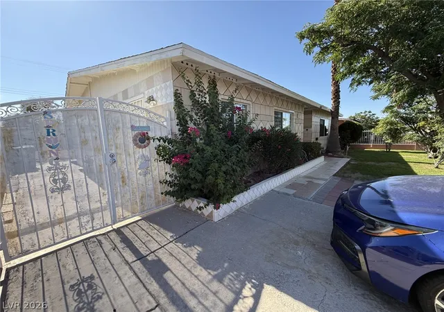 Photo 3 of Single family home for sale at 4567 S Nellis Blvd, Las Vegas, NV 89121 | MLS# 2793480 | Listing updated on 2026-06-24
