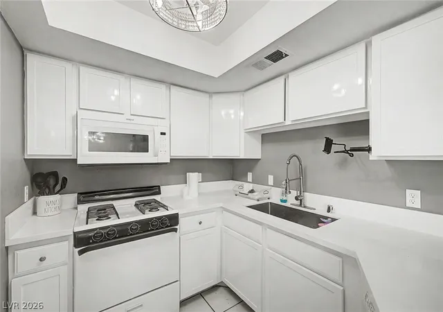 Photo 3 of Sale Pending at 534 Sellers Pl, Henderson, NV 89011 | MLS# 2793743 | Listing updated on 2026-08-22